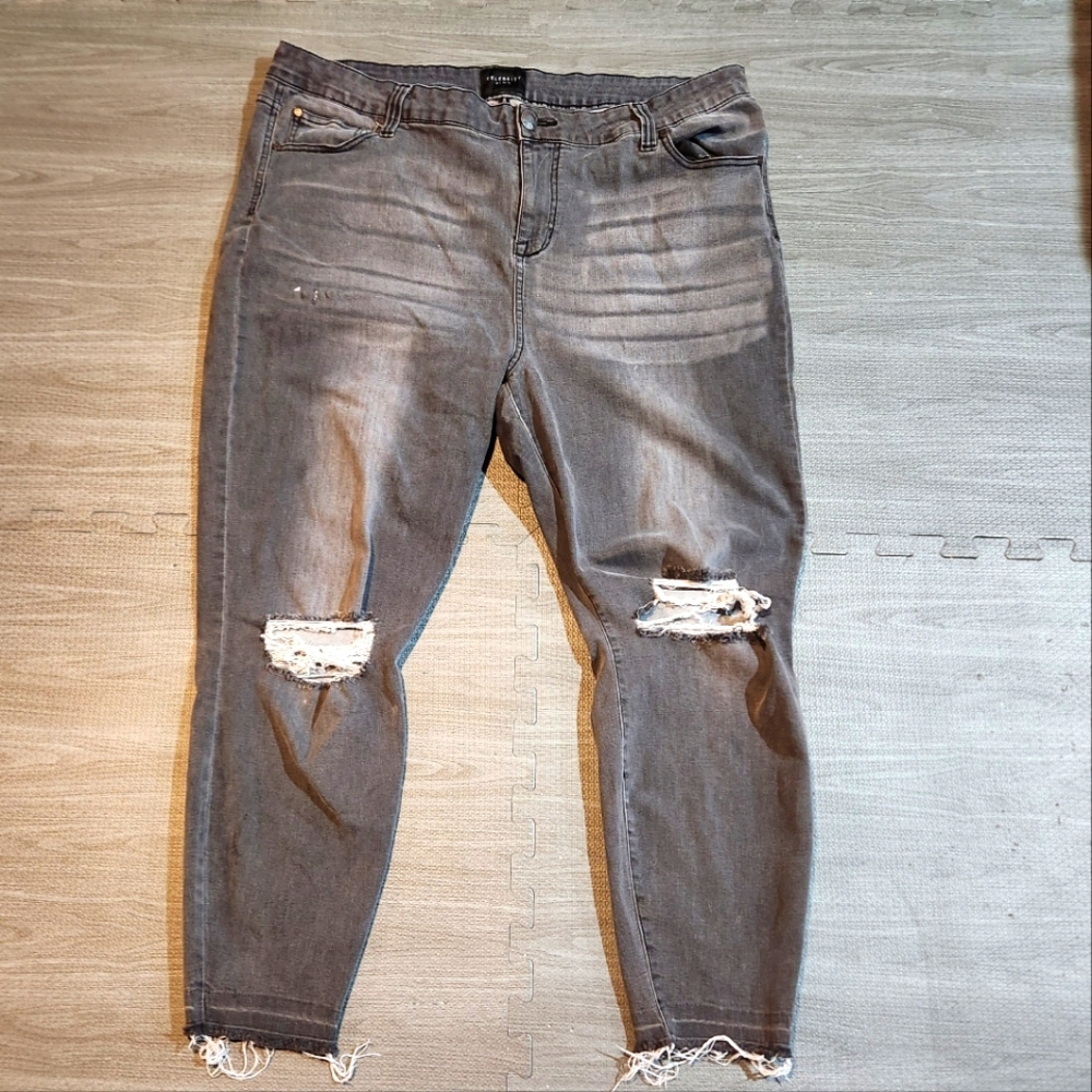 Celebrity Pink- Women's(20) Black Distressed Jeans